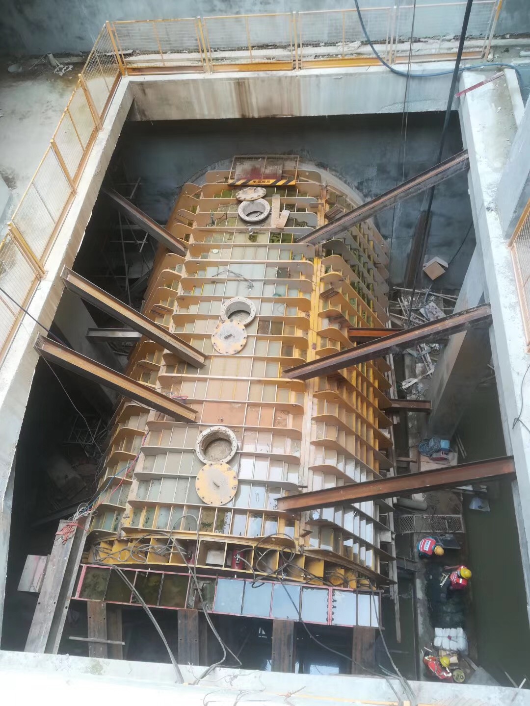 中國建筑第八工程有限公司南寧地鐵5號線鋼套筒安拆項(xiàng)目